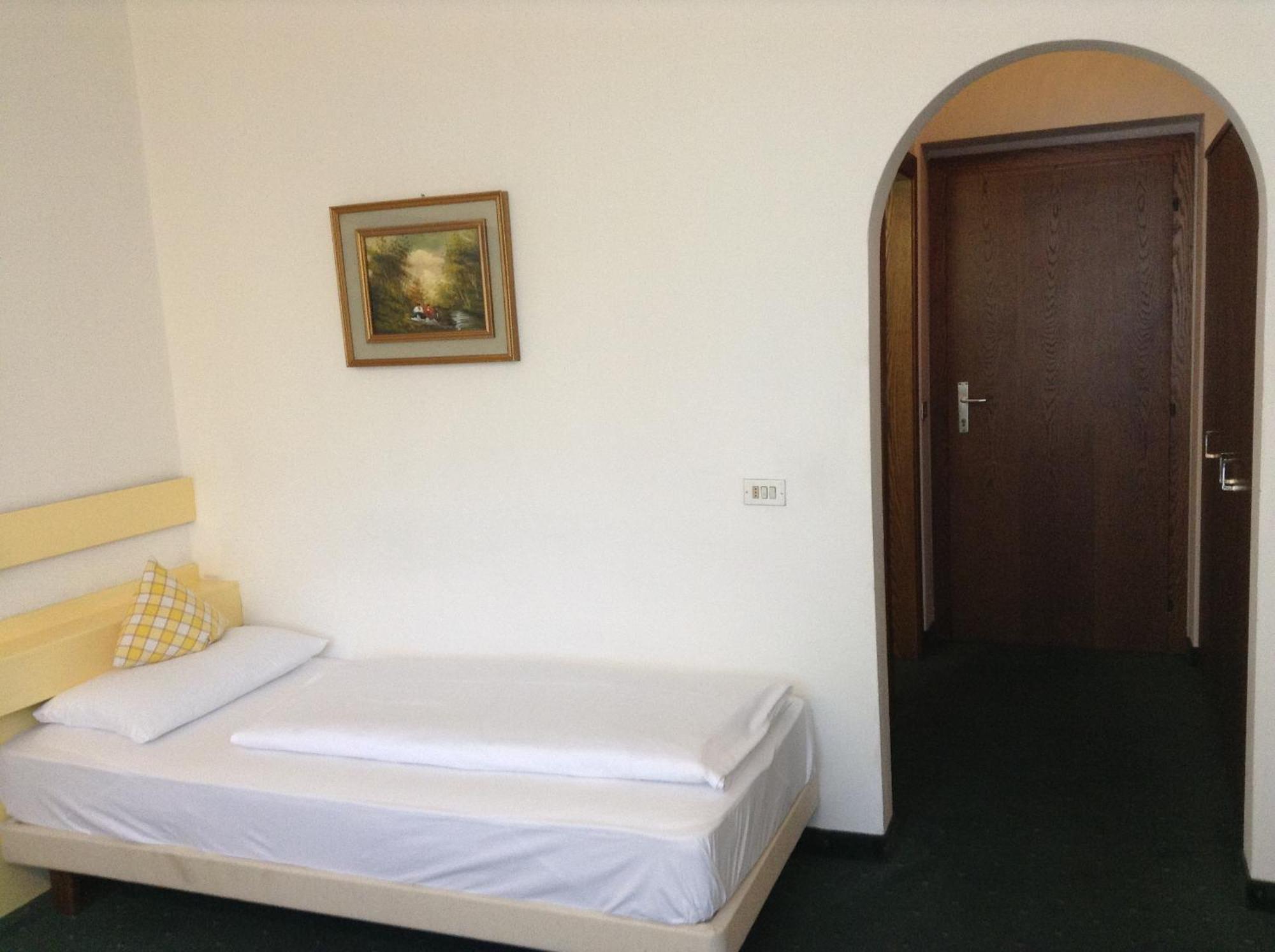 Hotel Daniela Мерано Екстер'єр фото